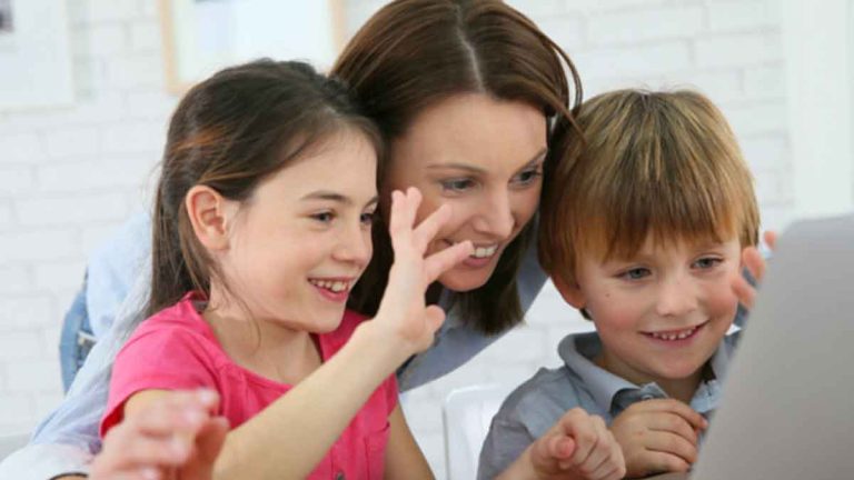 Cara Mengajarkan Anak Cara Menggunakan Internet Secara Bijak Panduan Lengkap Untuk Orang Tua Dan Pendidik